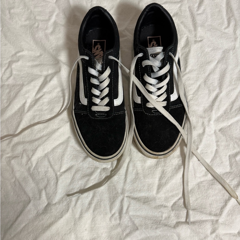 Vans Men's Black and White Sneakers
